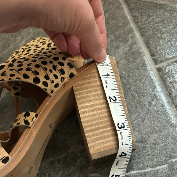 Dolce Vita Luci Leopard Print Calf Hair Block Heels Size 8.5 - Picture 13 of 14